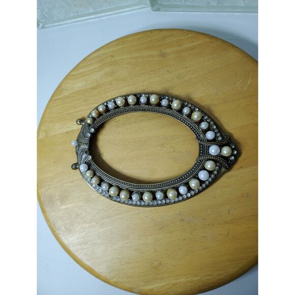 Vintage Sytle Metal Ornate Oval Frame Decorated in pearl and Crystal Accents - Picture 3 of 12